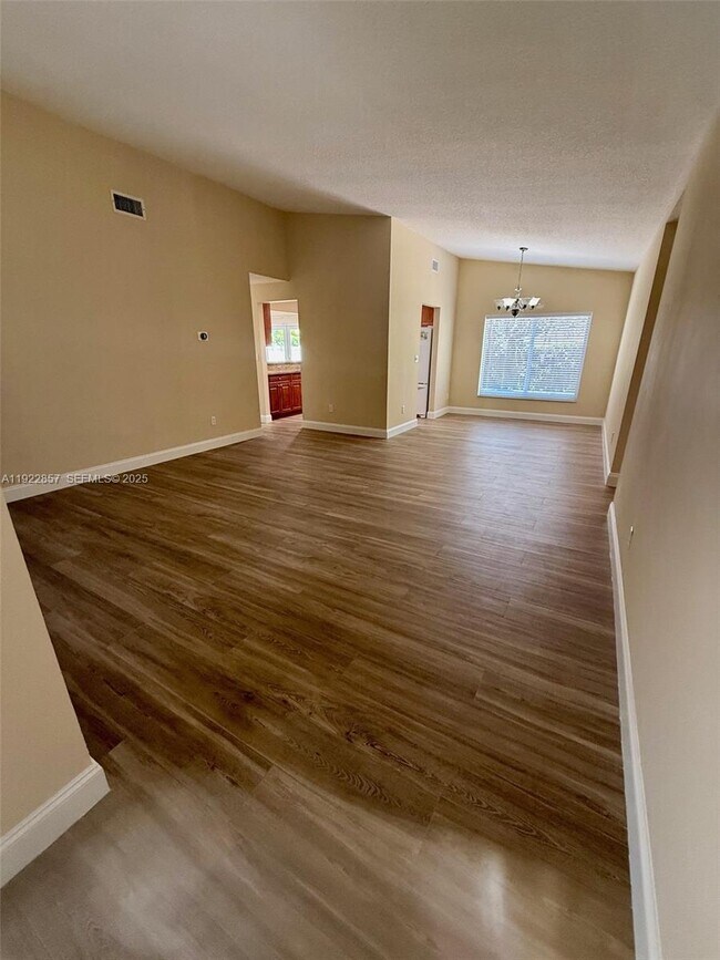 Primary Photo - 11561 SW 51st St