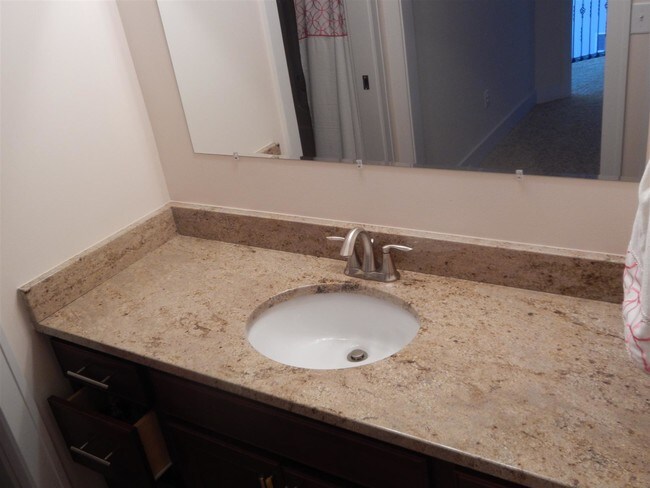 Building Photo - 408 S Prairie St