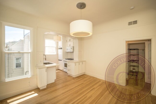 Building Photo - Cole Valley - 2 BR, 1 BA Condo 766 Sq. Ft....