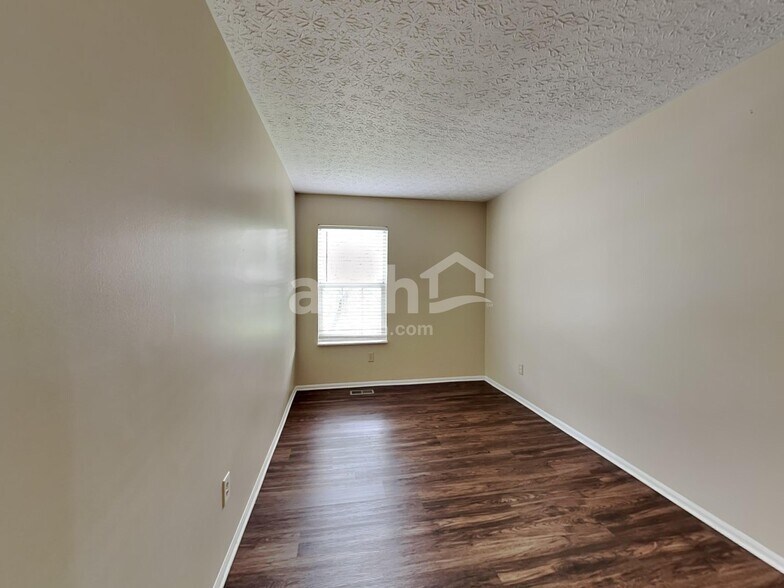 Building Photo - 1565 Tall Meadows Dr