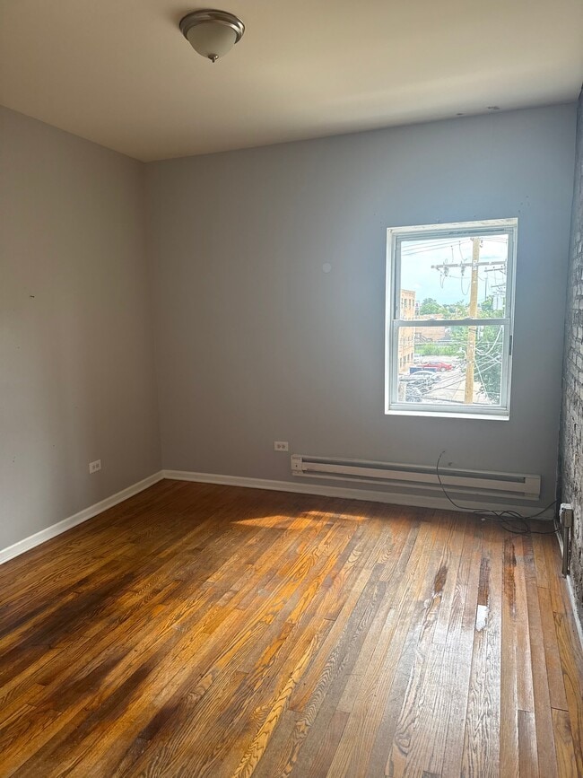 Building Photo - 1613 W 87th St