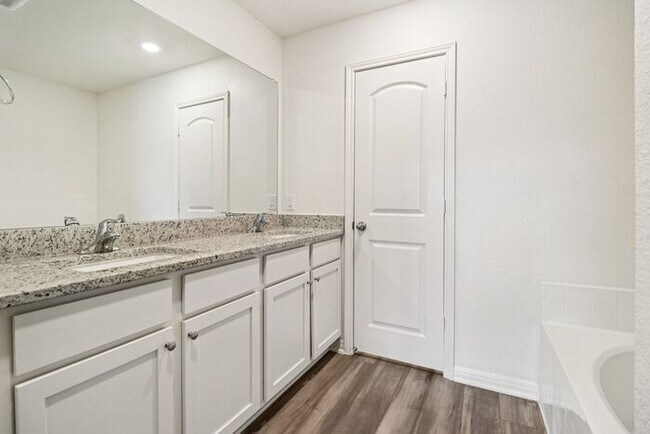 Building Photo - 417 Abram Ave