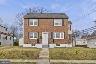Building Photo - 2528 Wendover Rd
