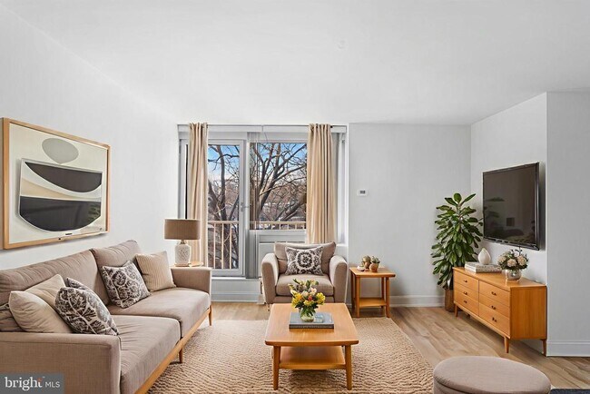 Building Photo - 800 4th St SW