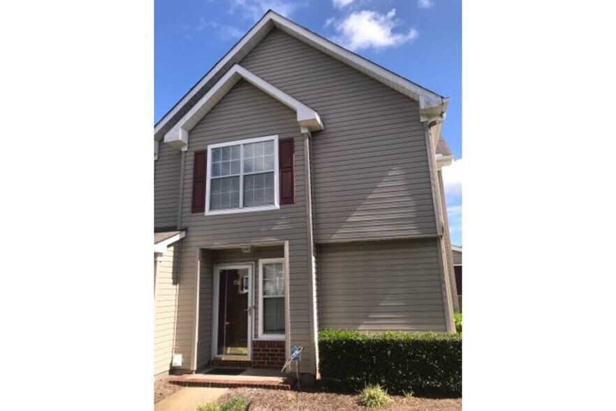 Building Photo - 3856 Lasalle Dr