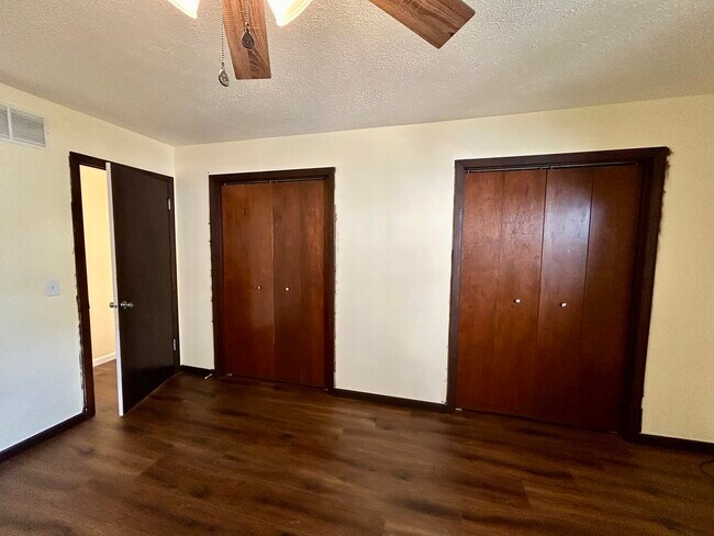 Building Photo - 1000 Kern St
