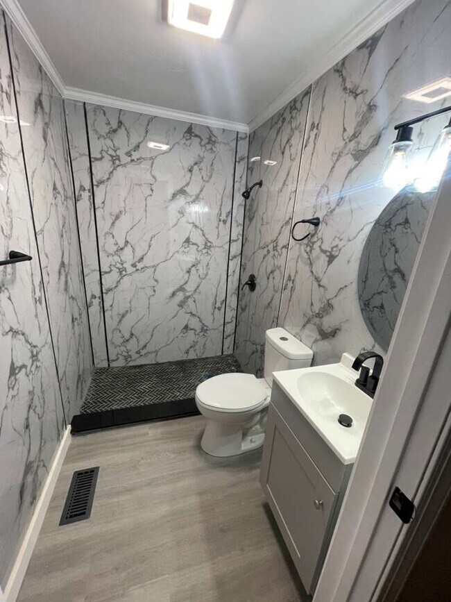 Building Photo - Concord