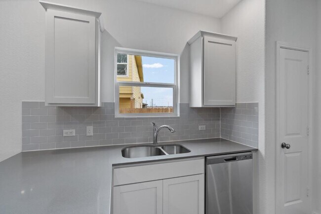 Building Photo - 7229 Spotted Leaf Wy