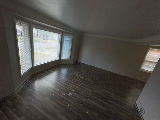 Building Photo - 9083 Grandville Ave