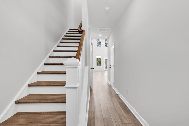 Building Photo - 408 Ireland Way