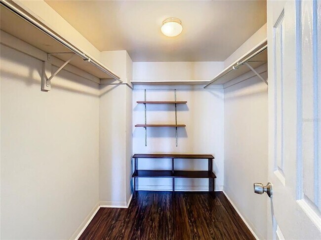 Building Photo - 7400 Sun Island Dr S