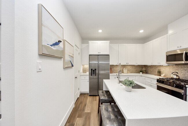 Building Photo - 7502 B Carver Rd