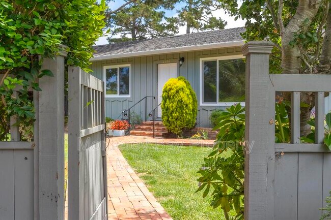 Building Photo - 2937 Lupin Ln