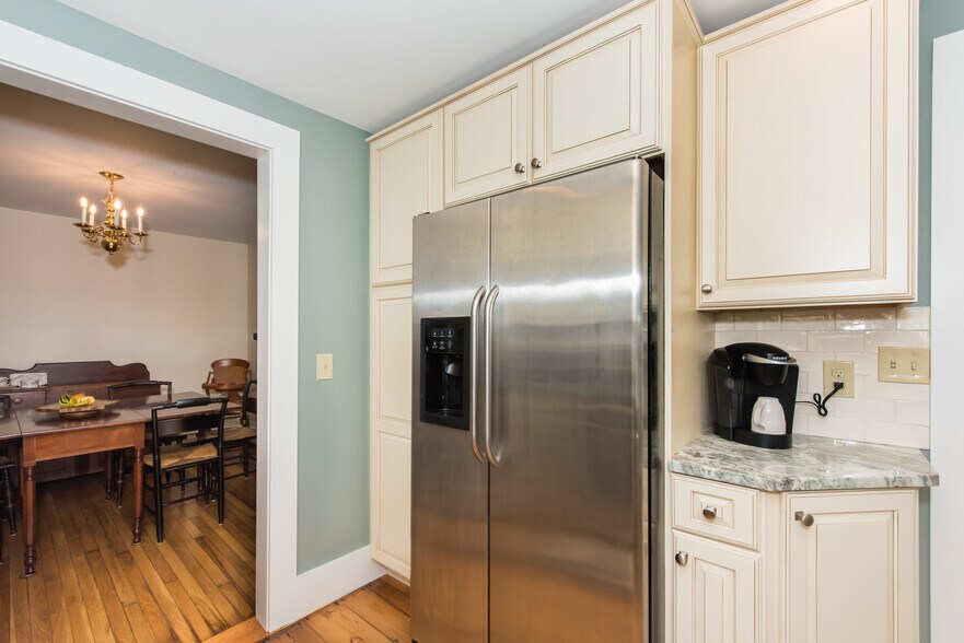 Building Photo - 69 Dennett St