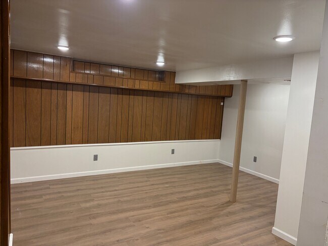 Building Photo - 5013 Euclid Ln
