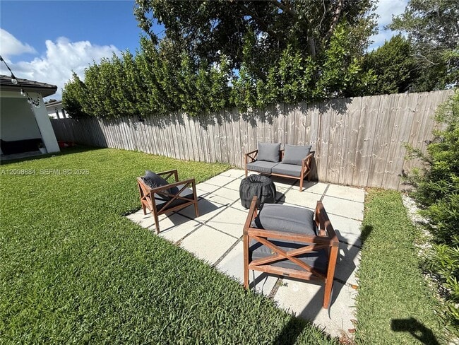 Building Photo - 2945 SE 3rd St