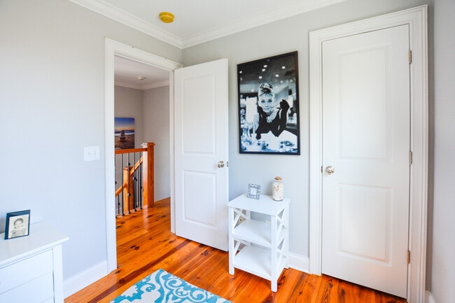 Building Photo - Fully Furnished Home in Downtown Charleston