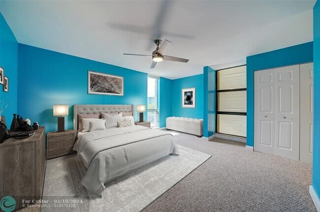 Building Photo - 1100 SE 5th Ct