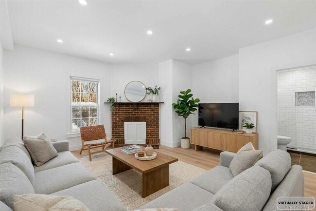 Building Photo - 134 E Main St