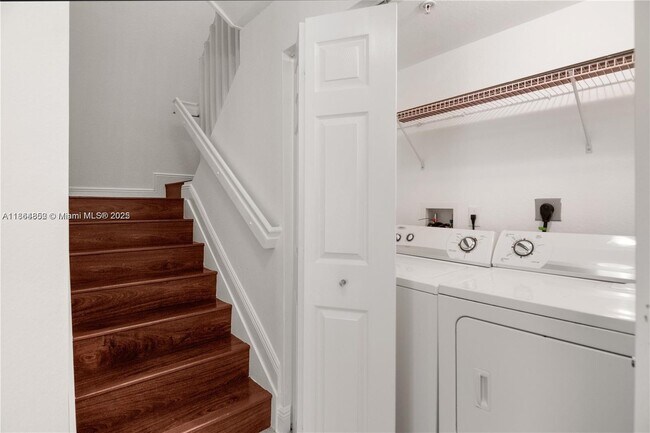 Building Photo - 10805 NW 89th Terrace