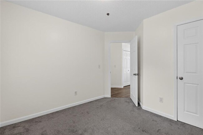 Building Photo - 275 Cottonwood Creek Cir