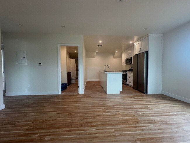 Building Photo - 584-588 Cypress