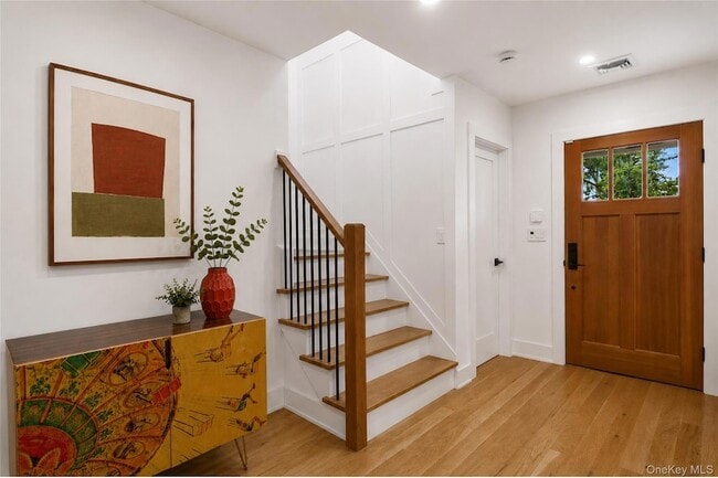 Building Photo - 525 3rd St