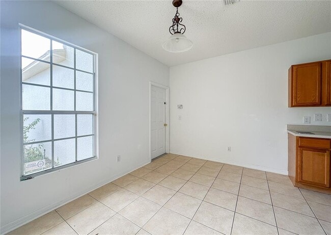 Building Photo - 402 Sunset View Dr