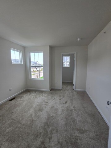Building Photo - 5931 Hawkweed Dr