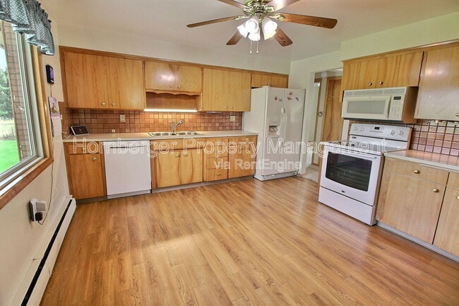 Primary Photo - 2720 W Strong Rd