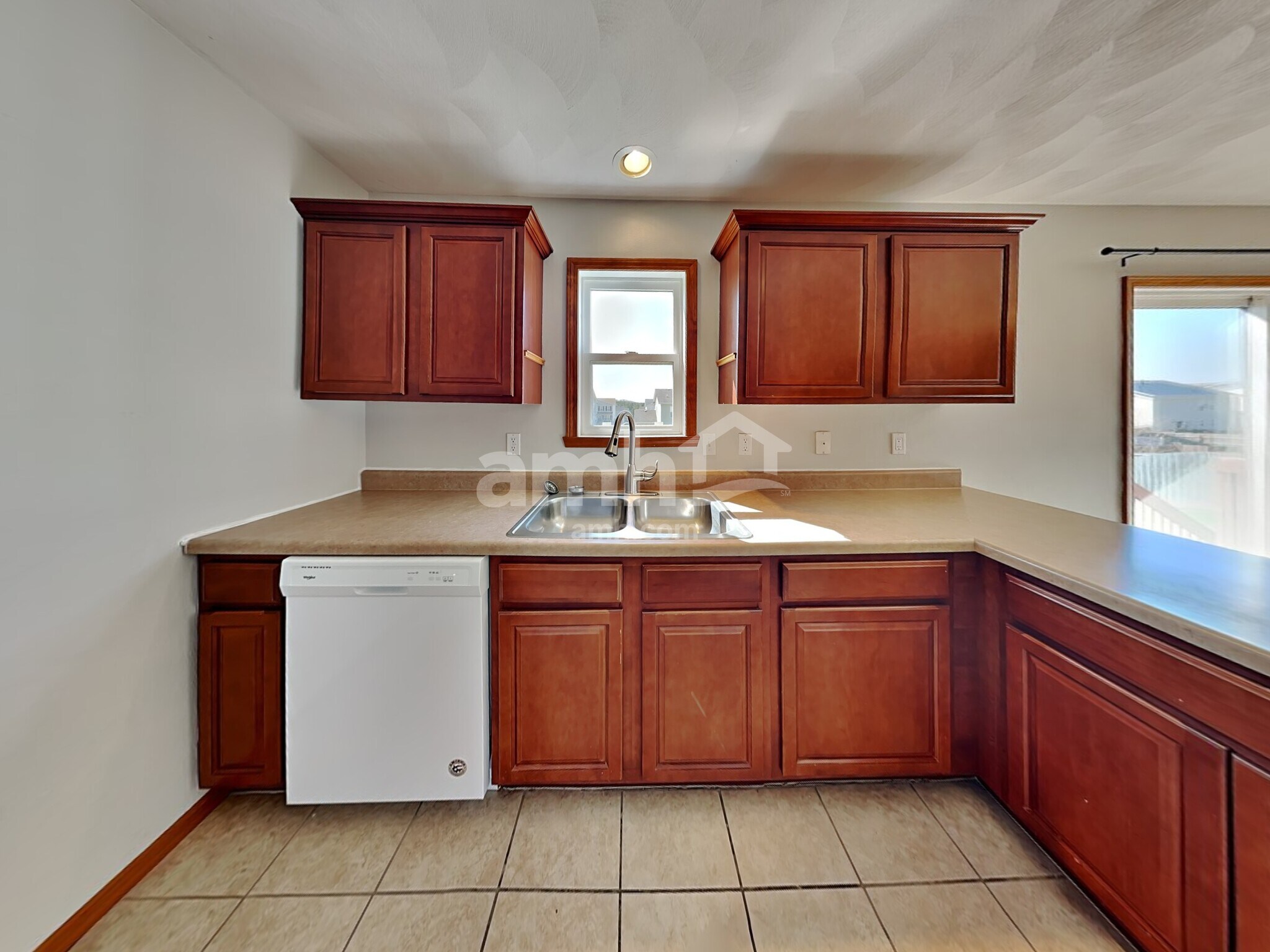 Building Photo - 3085 Warwickshire Dr