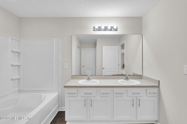 Building Photo - 1983 Pebble Point Dr