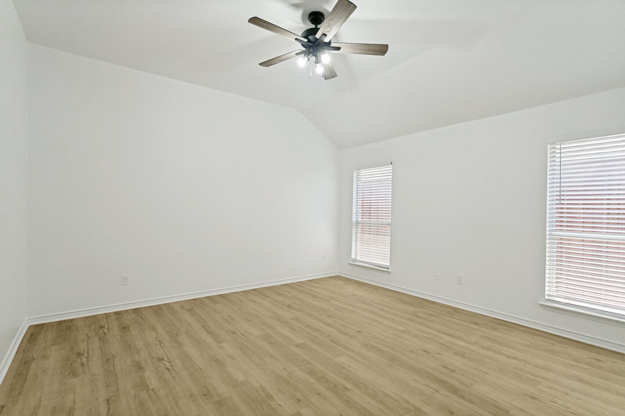 Building Photo - 1745 Woodstream Ln