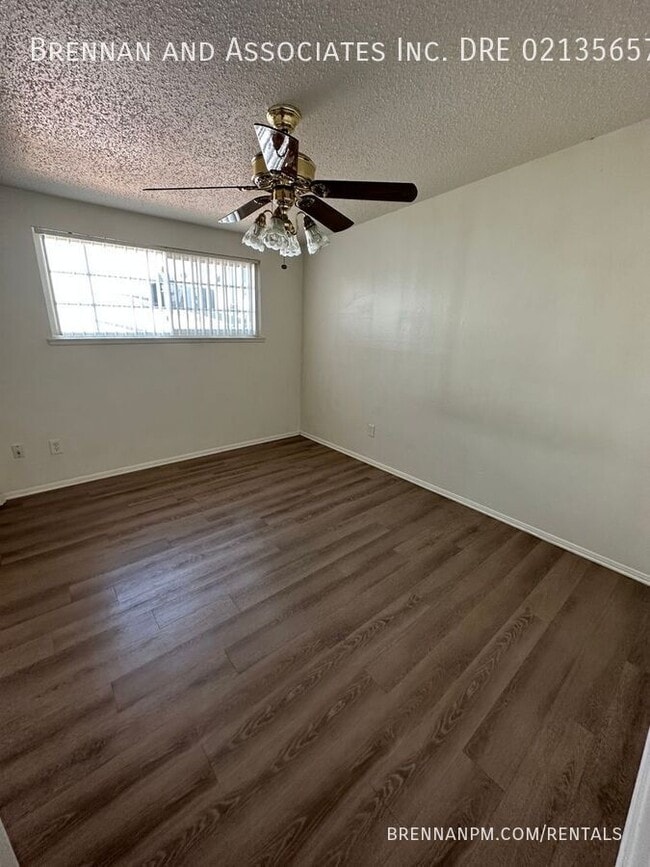 Building Photo - 820 Hickory Ct