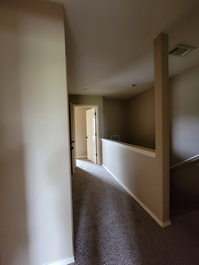 Building Photo - Fair St Apartments - Premier Data Works LLC