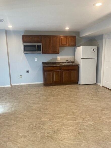 Building Photo - 9644 Eaton Woods Pl