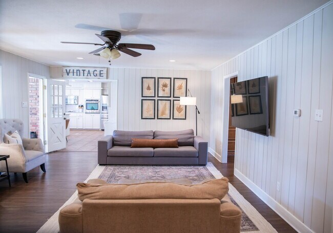 Building Photo - 3405 59th St