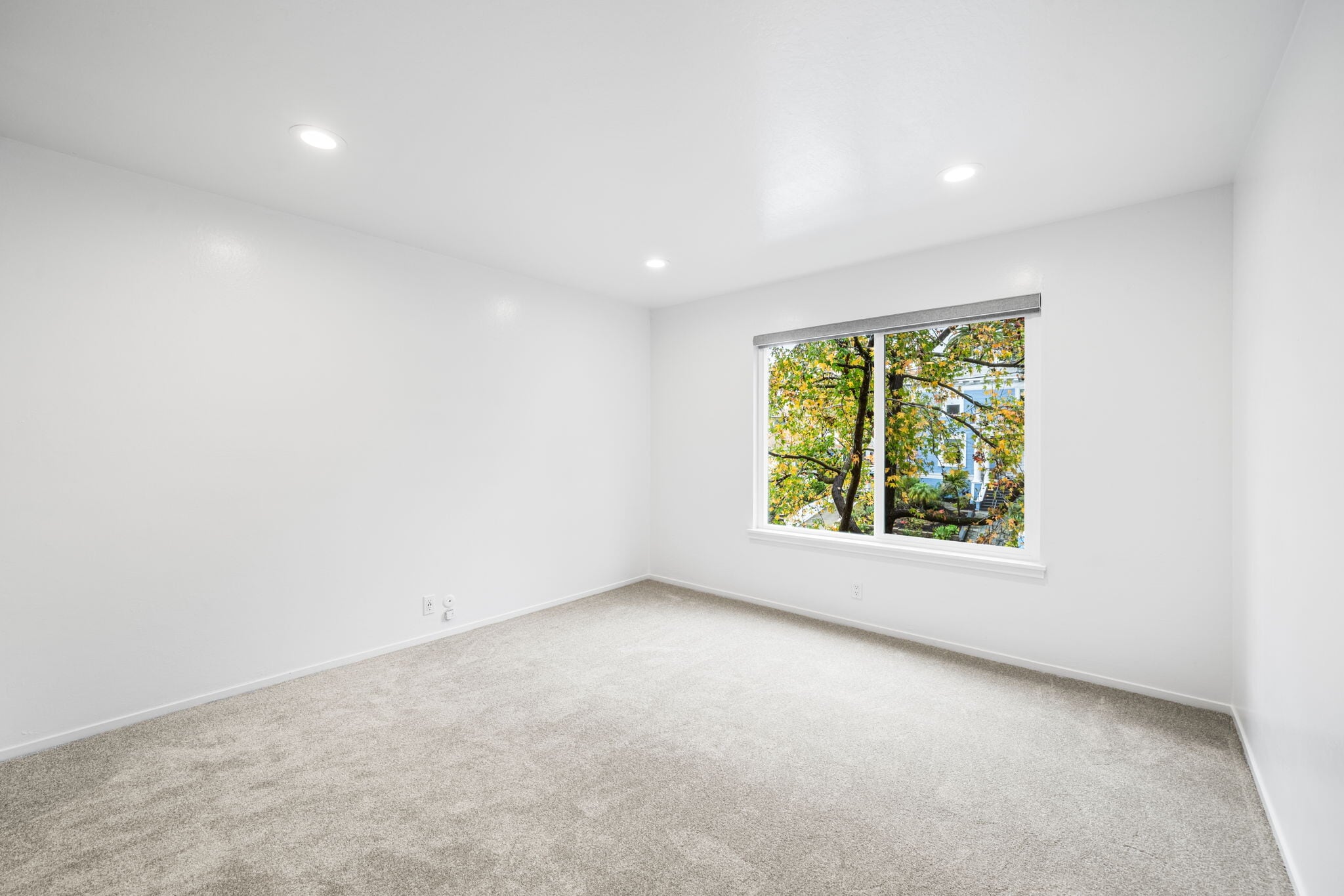 Building Photo - 695 Mariposa Ave