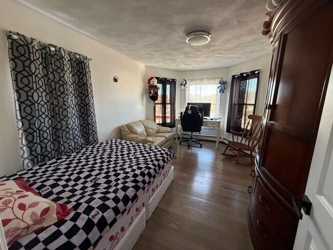 Building Photo - 642-648-648 Eastern Ave