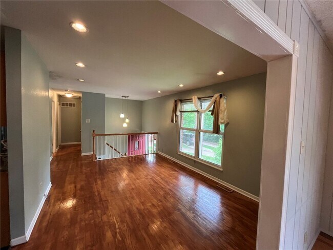 Building Photo - 1054 Woodland Trails Dr