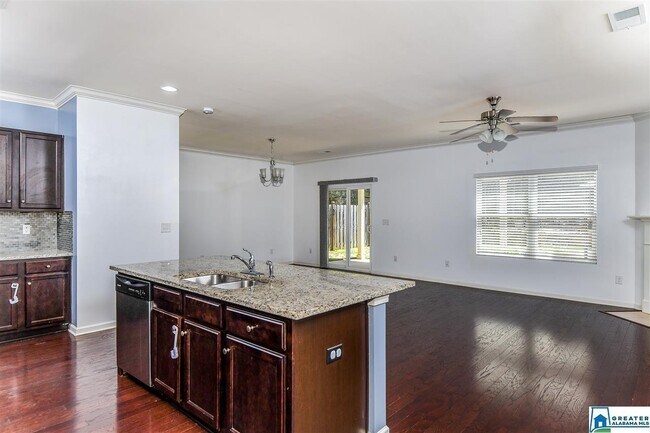 Open floor living room / kitchen - 407 W Park Dr