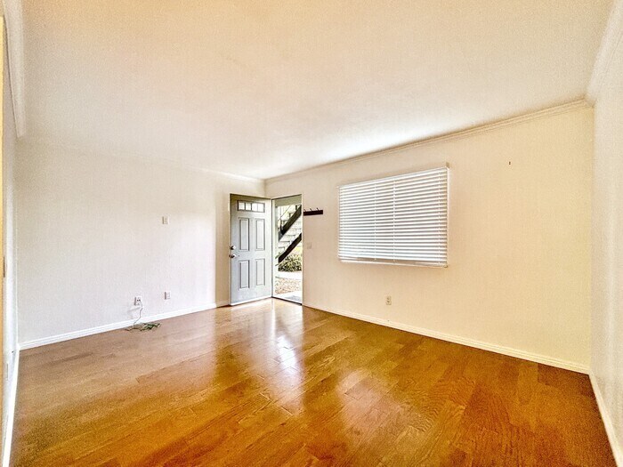 Living Room - 3625 Ash St