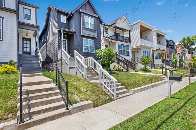 Building Photo - 917 31st Ave N