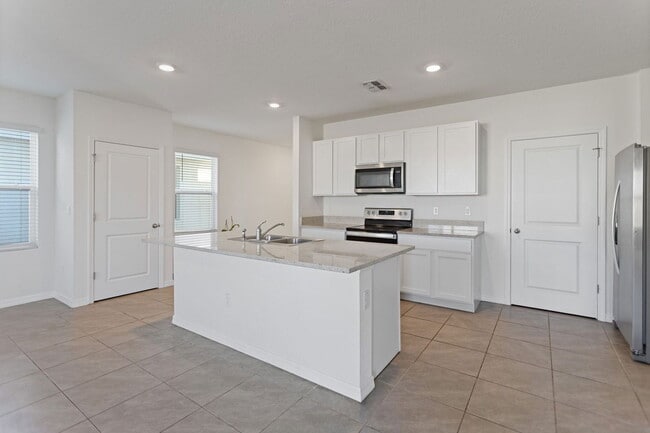 Building Photo - 5557 Birch River Trl