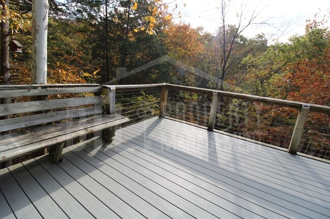 Building Photo - Peaceful 2-Bedroom Home Near Branson, MO – Reeds Spring School District