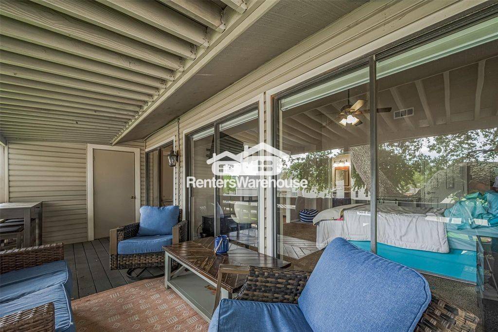 Building Photo - 182 April Point Dr N