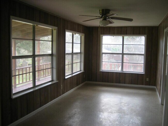 Building Photo - 169 Pine Song