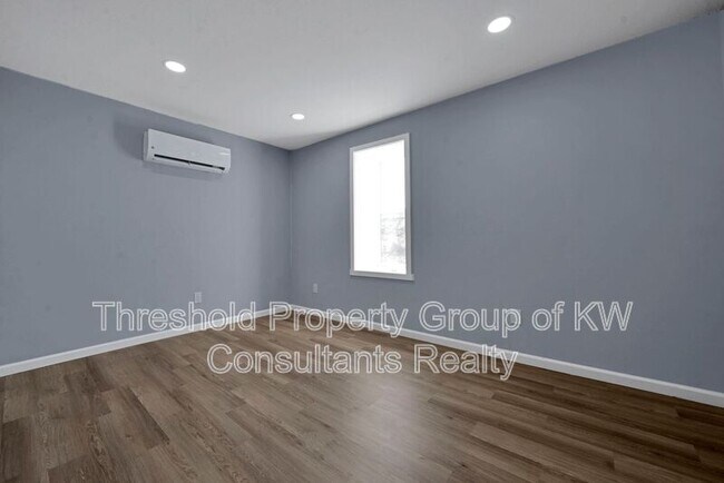 Building Photo - 786 Thomas Ave