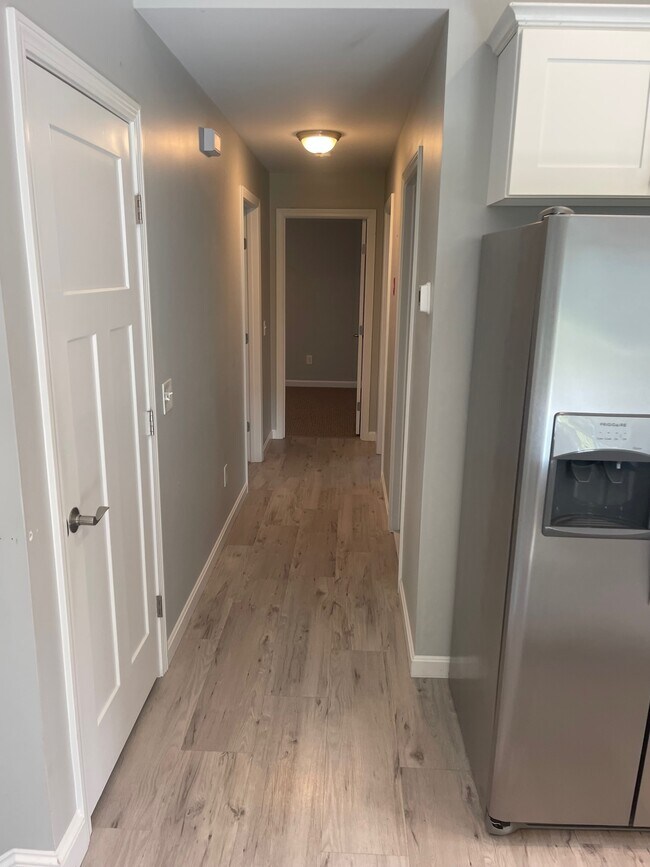 Building Photo - 383 Usquepaugh Rd