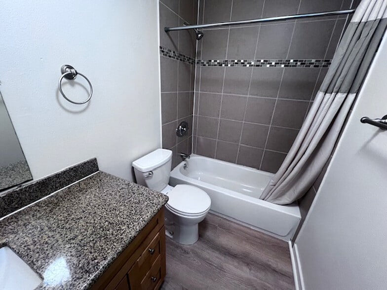 Building Photo - 699 30th St